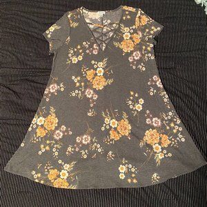 GRAY FLORAL TEESHIRT DRESS